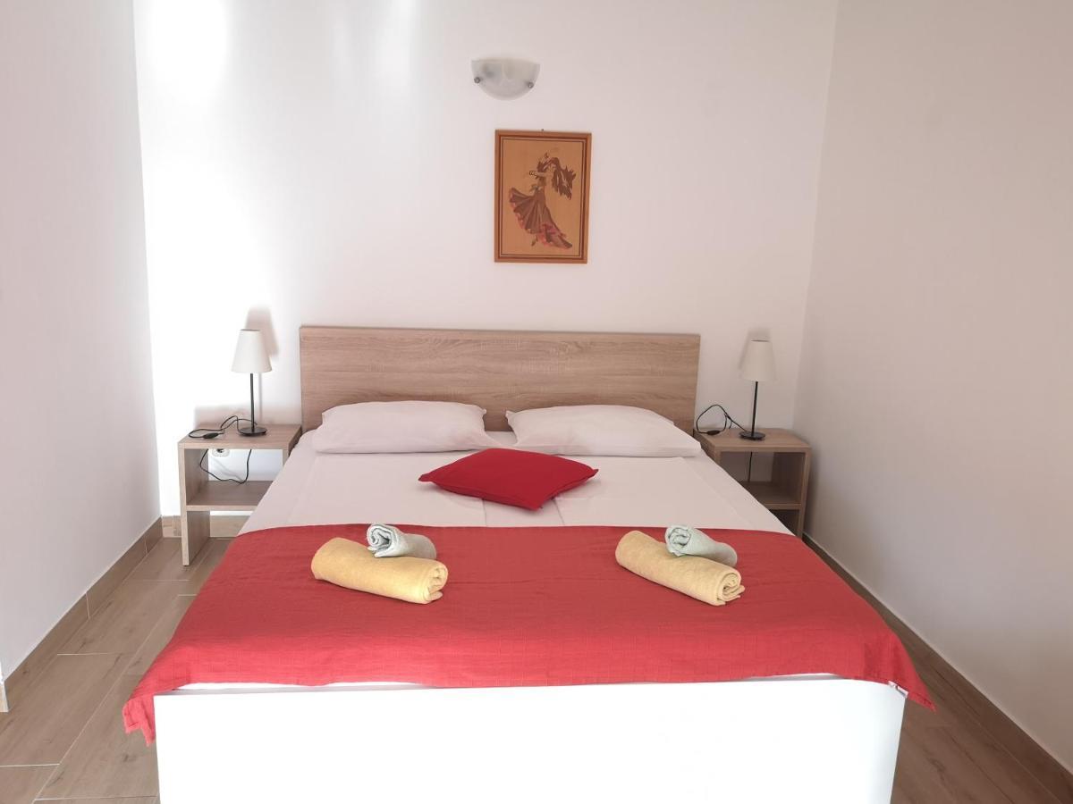 Apartments Mareta Rab Town Kültér fotó
